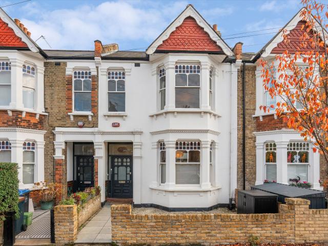 House for rent in Brondesbury, Greater London