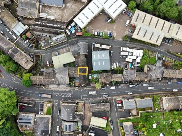 House for rent in Kirklees, Hill Top