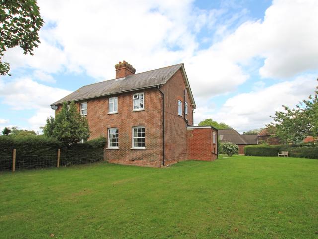 House for rent in Littlecote, West Sussex