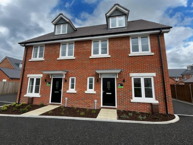 House for rent in Littlecote, West Sussex