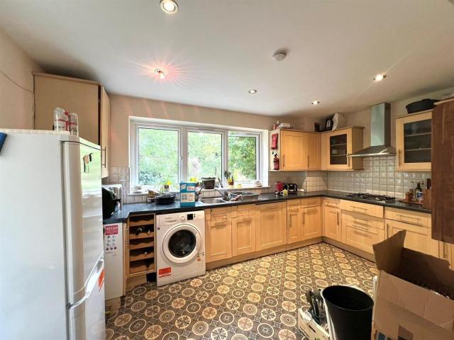 House for rent in Chapel End, Highams Park