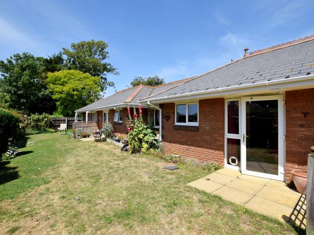 House for rent in Rose Green, Arun