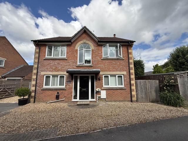 House for rent in Fernhill, Bury
