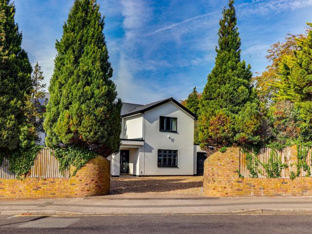 House for rent in Burpham, Guildford