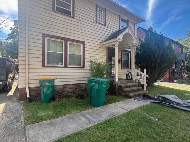 Room for rent in Maple Heights, Cuyahoga County