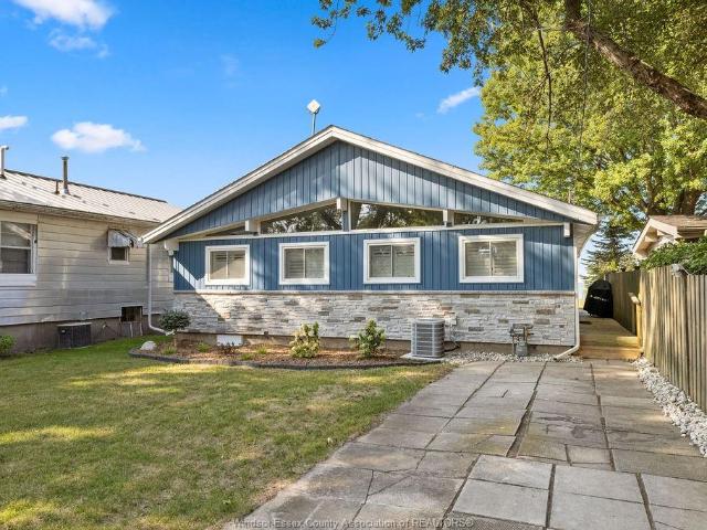 House for rent in Lakeshore, Ontario