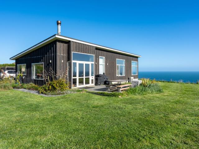 House for rent in Otakou