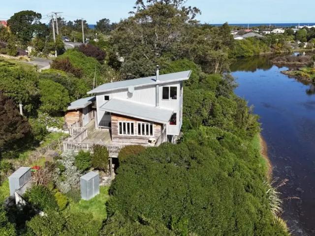 House for rent in Brighton, Otago