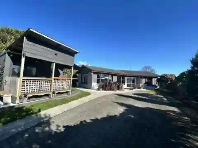 House for rent in Otakou