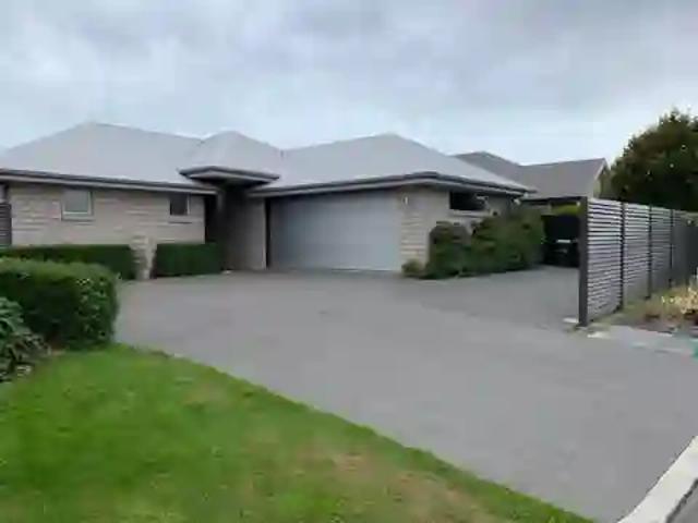 House for rent in Chaslands, Canterbury