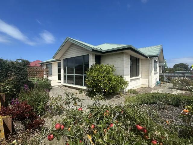 House for rent in Otakou