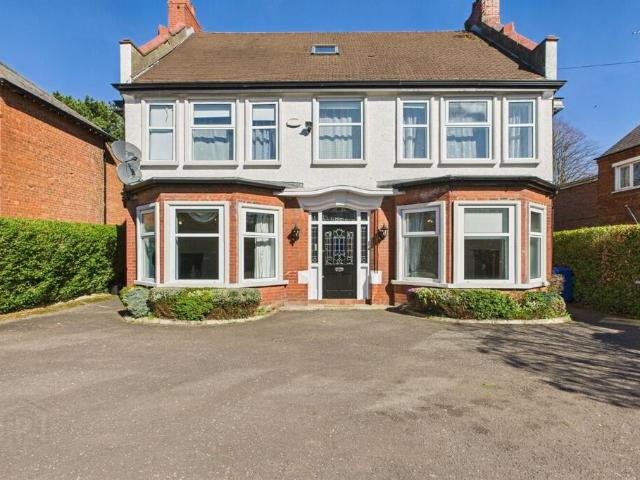 House for rent in Balmoral, Northern Ireland