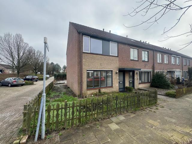 Woning te huur in Dirksland, Zuid Holland