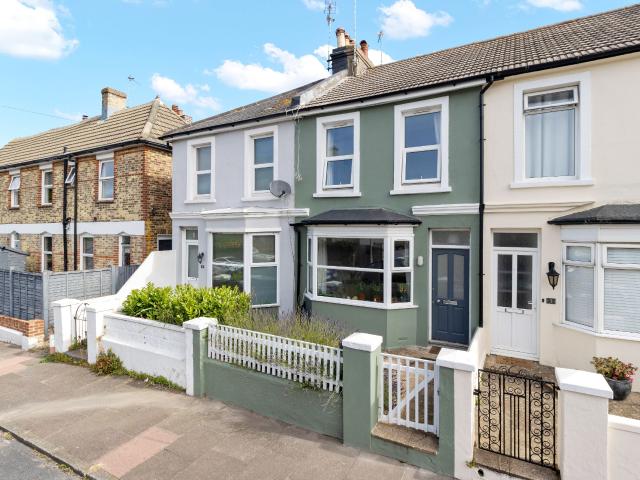 House for rent in Roselands, Eastbourne