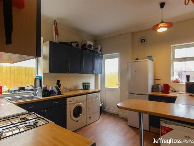 House for rent in Plasnewydd, Falcon Lodge