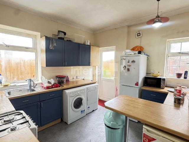 House for rent in Plasnewydd, Falcon Lodge