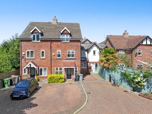 House for rent in Alderley Edge