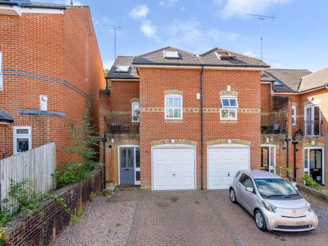 House for rent in Chavey Down, Winkfield
