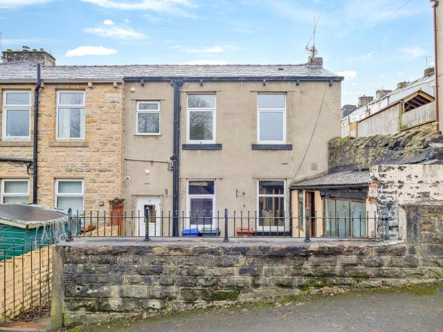 House for rent in Woodnook, Backburn