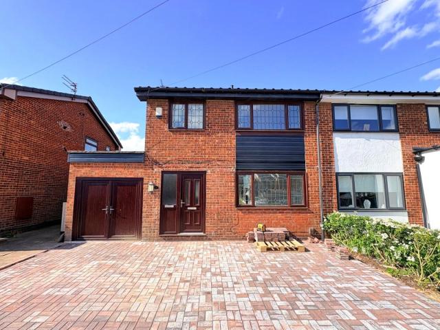 House for rent in Calderstones
