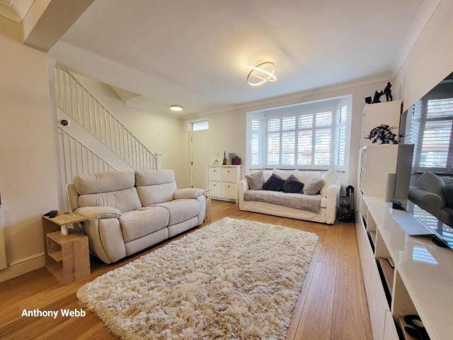 House for rent in Palmers Green, Greater London