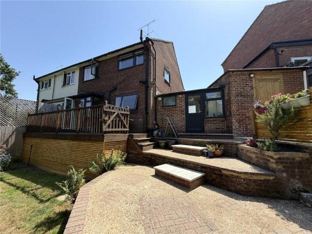 House for rent in Wrecclesham, Fole