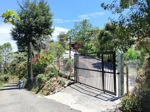 Casa en arriendo en San Antonio de Prado, Medellín