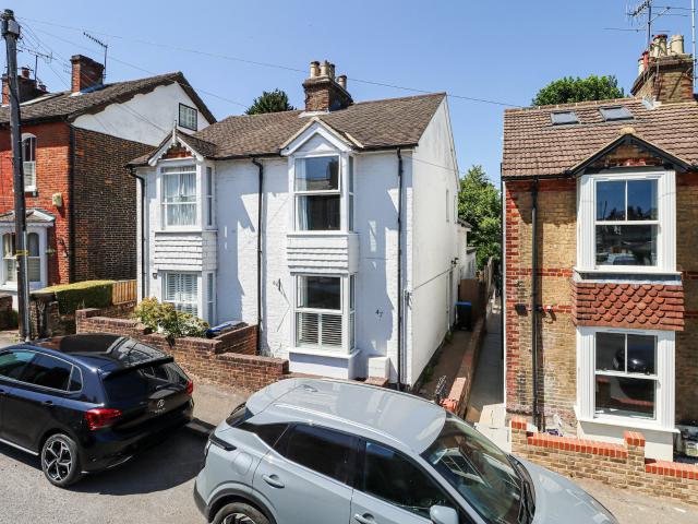 House for rent in Ashlyns Estate, Pouchen End