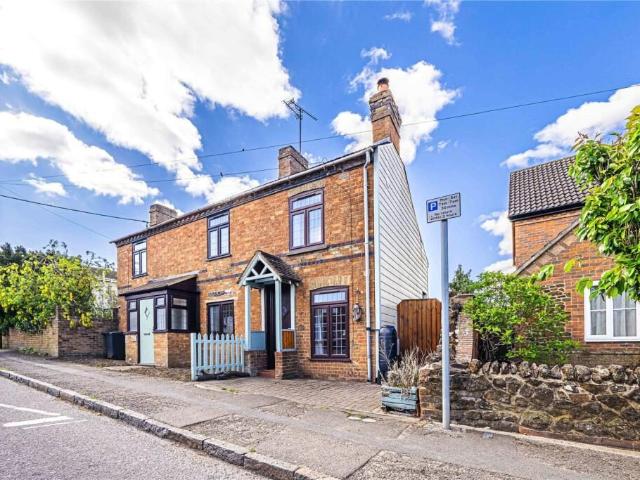 House for rent in Heath And Reach, Bedfordshire