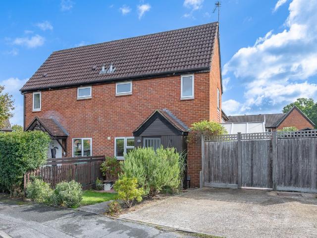 House for rent in Goldsworth Park, Woking