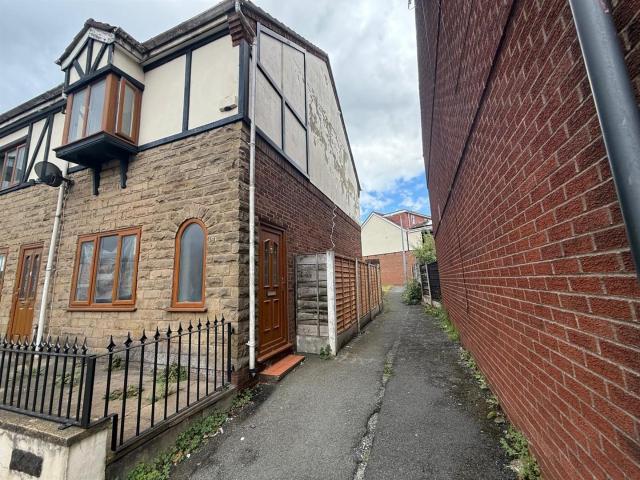 House for rent in Lee Bank, Greater Manchester