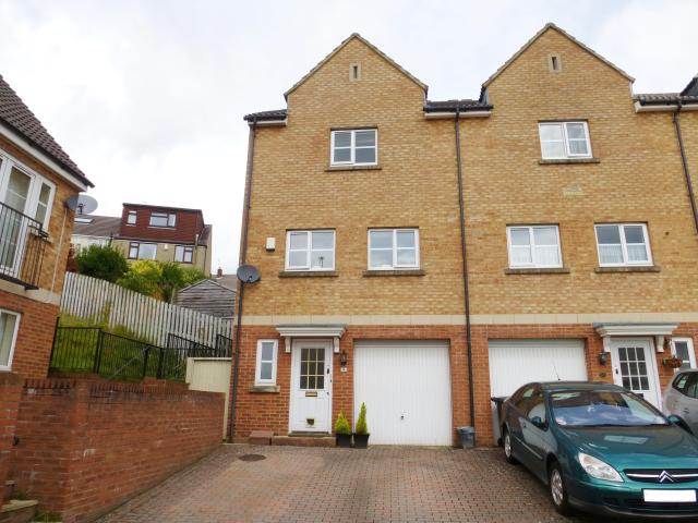 House for rent in Kingswood