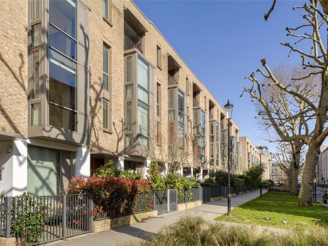 House for rent in North Kensington, Greater London