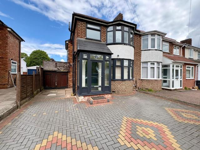 House for rent in Buckland End, West Midlands