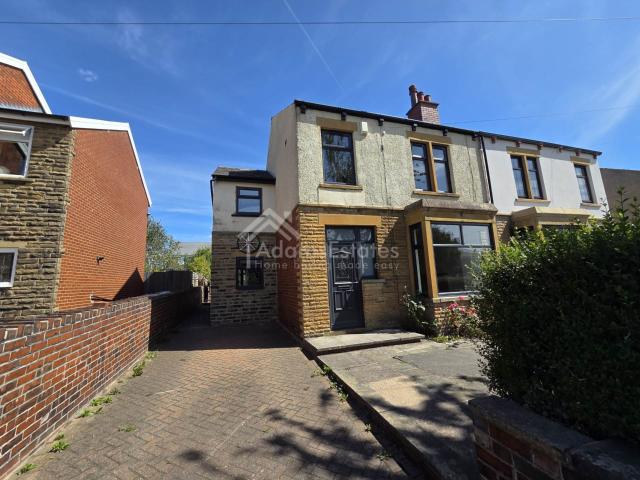 House for rent in Hanging Heaton, Dewsbury