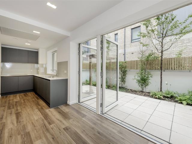 House for rent in North Kensington, Greater London