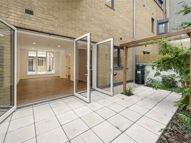 House for rent in North Kensington, Greater London