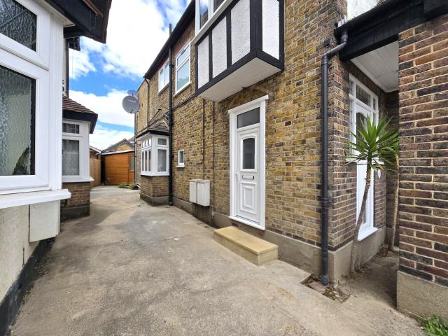 House for rent in Brunswick Park, Greater London