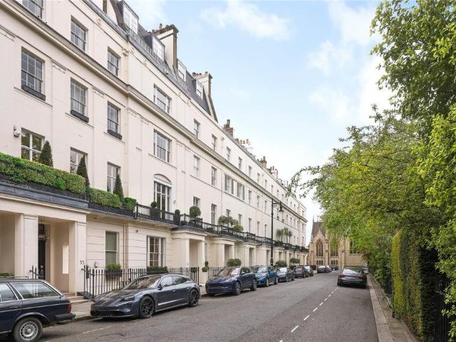 House for rent in Belgravia, Greater London