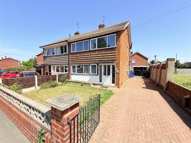 House for rent in Edenthorpe, South Yorkshire