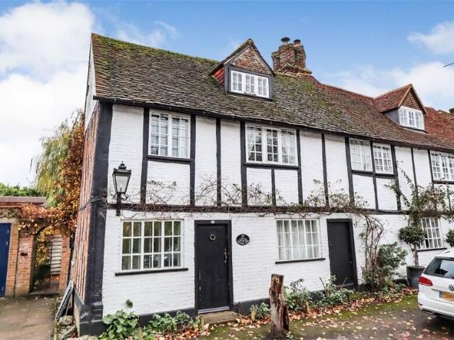 House for rent in Five Acres, Hertfordshire