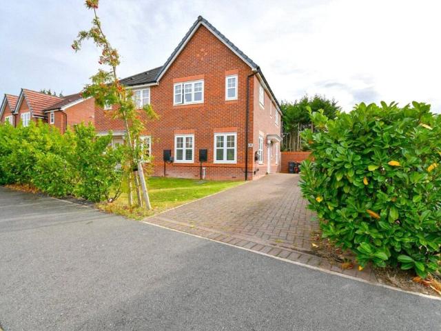 House for rent in Rossmore, Cheshire