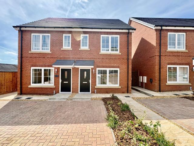 House for rent in Dixons Green, West Midlands