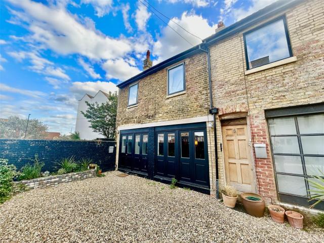 House for rent in Cliftonville West, Acol