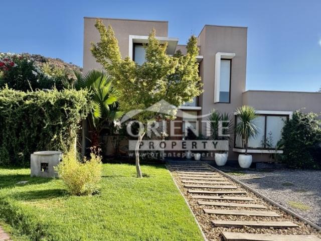 Casa en arriendo en Algarrobal, Metropolitana