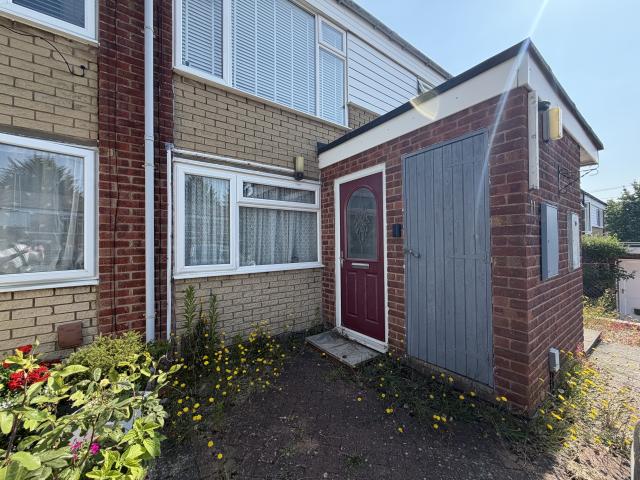 House for rent in Overslade, New Bilton