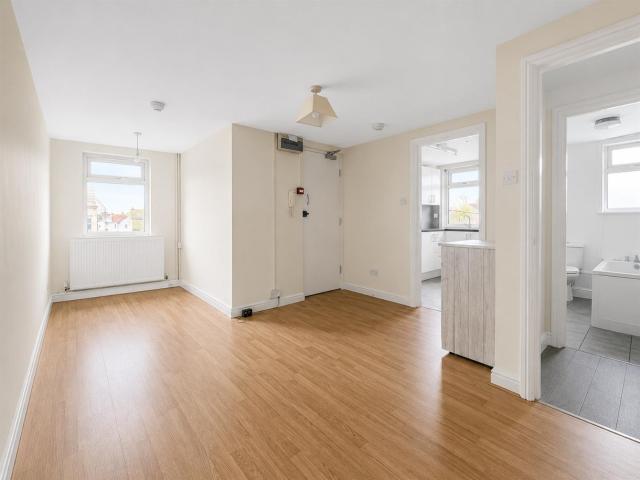 House for rent in Falcon Lodge, Wales