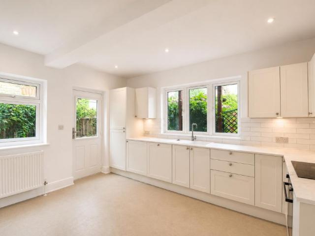 House for rent in Mortlake, Greater London