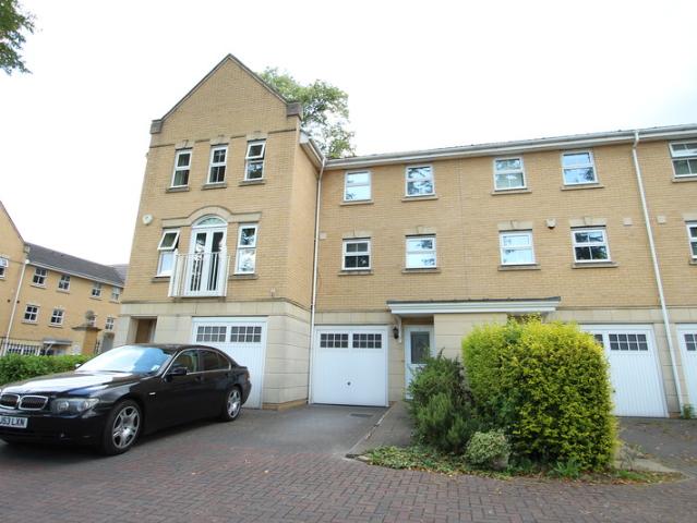 House for rent in Widmore, Greater London