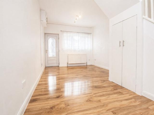 House for rent in London Borough of Hounslow, Heston